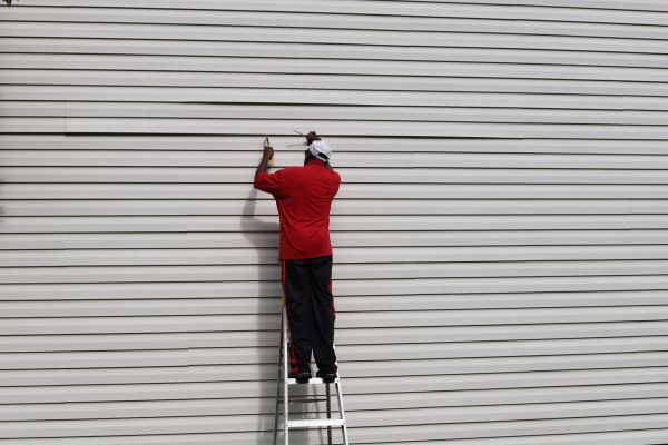 Cost of Loose Siding Repair in Pasadena