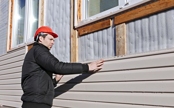 Cost of Vinyl Cladding Repair in Pasadena