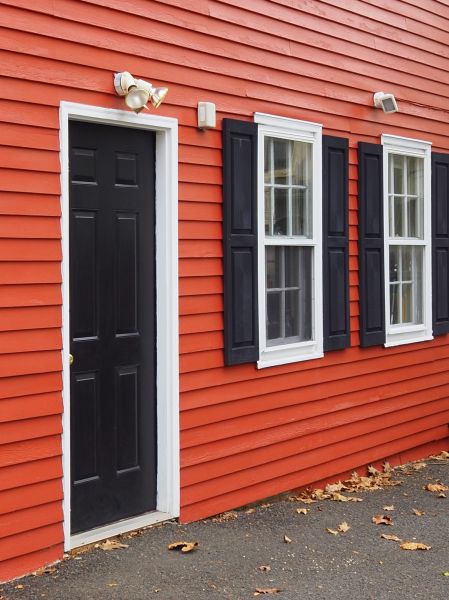 Cost of Red Vinyl Siding Installation in Pasadena