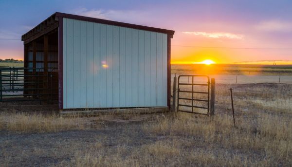 Cost of Pole Building Siding Service in Pasadena